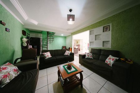 Casa à venda com 300m², 4 quartos e 6 vagasSala