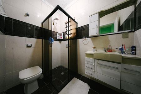 Casa à venda com 300m², 4 quartos e 6 vagasBanheiro 2
