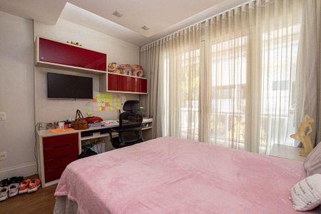 Casa à venda com 4 quartos, 490m² em Charitas, Niterói