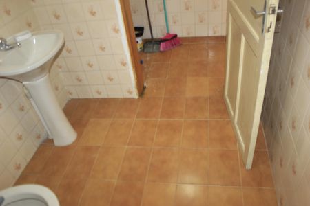 Casa para alugar com 80m², 2 quartos e sem vagaBanheiro
