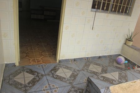 Casa para alugar com 80m², 2 quartos e sem vagaQuintal