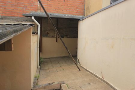 Casa para alugar com 80m², 2 quartos e sem vagaQuintal