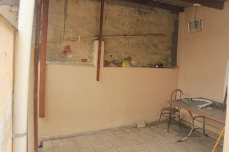 Casa para alugar com 80m², 2 quartos e sem vagaQuintal
