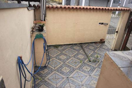 Casa para alugar com 80m², 2 quartos e sem vagaQuintal