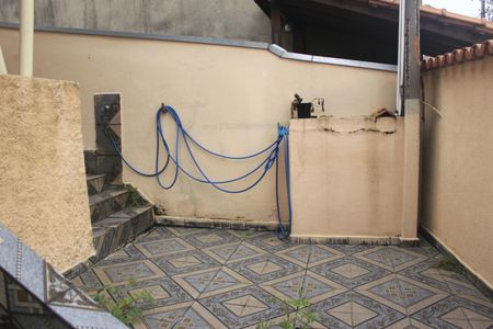 Casa para alugar com 80m², 2 quartos e sem vagaQuintal