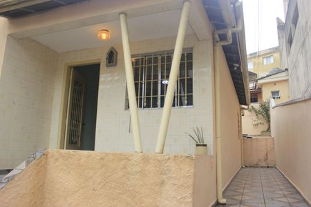 Casa para alugar com 80m², 2 quartos e sem vagaQuintal