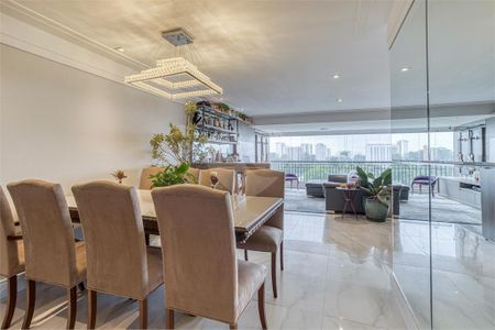 Apartamento à venda com 303m², 3 quartos e 4 vagas