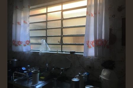 Casa à venda com 122m², 2 quartos e 2 vagas
