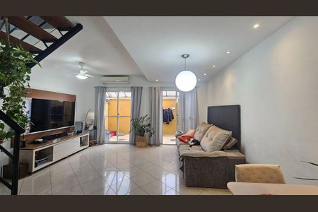 Casa à venda com 110m², 3 quartos e 2 vagas