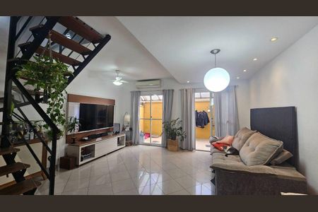 Casa à venda com 110m², 3 quartos e 2 vagas