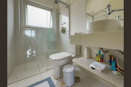 Casa de condomínio à venda com 348m², 4 quartos e 4 vagas