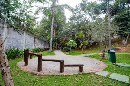Casa de condomínio à venda com 348m², 4 quartos e 4 vagas