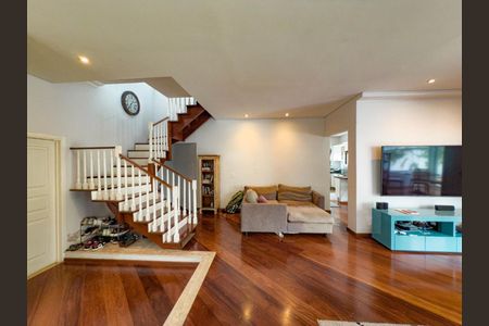 Casa de condomínio à venda com 348m², 4 quartos e 4 vagas