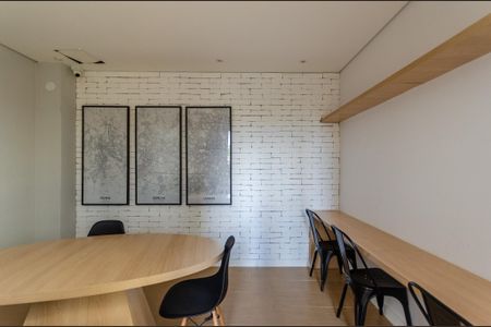 Apartamento para alugar com 34m², 2 quartos e sem vaga Apartamento para alugar com 34m², 2 quartos e sem vagaSala de estudo