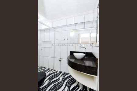 Banheiro de casa para alugar com 2 quartos, 89m² em Jardim Jovaia, Guarulhos
