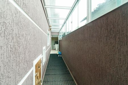 Casa para alugar com 127m², 3 quartos e 2 vagas Casa para alugar com 127m², 3 quartos e 2 vagasCorredor lateral