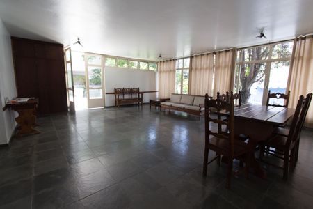 Apartamento à venda com 65m², 2 quartos e 1 vaga Apartamento à venda com 65m², 2 quartos e 1 vagaÁrea comum - Salão de festas