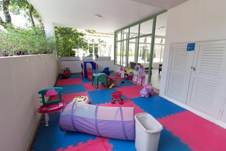 Apartamento à venda com 65m², 2 quartos e 1 vaga Apartamento à venda com 65m², 2 quartos e 1 vagaÁrea comum - Brinquedoteca