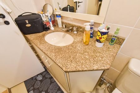 Apartamento à venda com 65m², 2 quartos e 2 vagas Apartamento à venda com 65m², 2 quartos e 2 vagasBanheiro da suíte