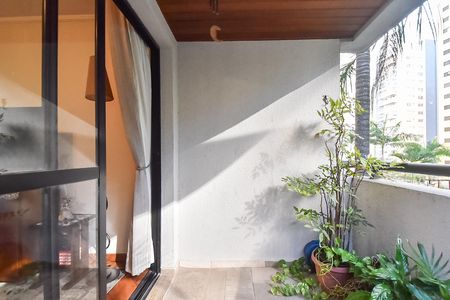 Apartamento à venda com 65m², 2 quartos e 2 vagas Apartamento à venda com 65m², 2 quartos e 2 vagasVaranda da sala