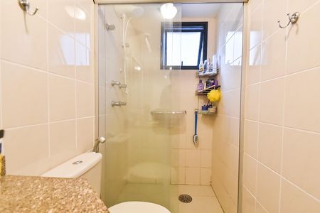 Apartamento à venda com 65m², 2 quartos e 2 vagas Apartamento à venda com 65m², 2 quartos e 2 vagasBanheiro da suíte