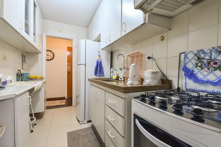 Apartamento à venda com 65m², 2 quartos e 2 vagas Apartamento à venda com 65m², 2 quartos e 2 vagasCozinha