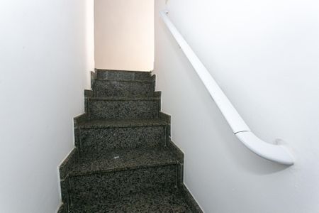 Casa para alugar com 180m², 3 quartos e 2 vagasEscada