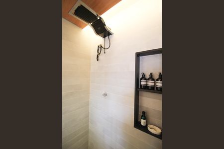 Studio para alugar com 27m², 1 quarto e sem vaga Studio para alugar com 27m², 1 quarto e sem vagaBanheiro