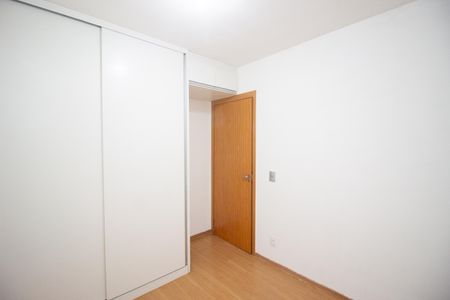 Quarto 1 de apartamento para alugar com 2 quartos, 50m² em Chacaras Reunidas Santa Terezinha, Contagem