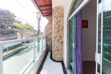 Casa para alugar com 200m², 3 quartos e 2 vagasVaranda Quarto 2 - Suíte