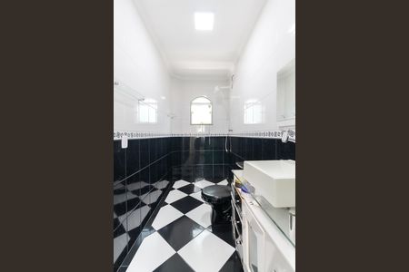 Casa para alugar com 200m², 3 quartos e 2 vagasBanheiro Quarto 2 - Suíte