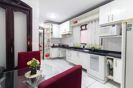 Casa para alugar com 200m², 3 quartos e 2 vagasCozinha