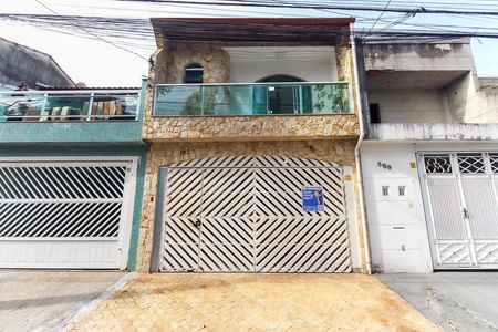 Casa para alugar com 200m², 3 quartos e 2 vagasFachada