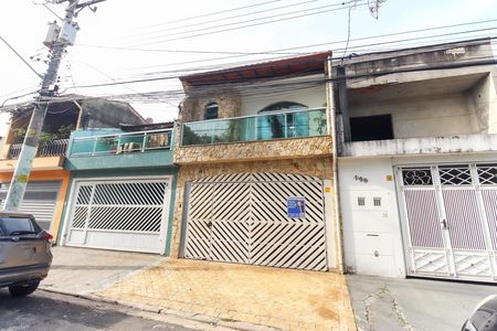 Casa para alugar com 200m², 3 quartos e 2 vagasFachada