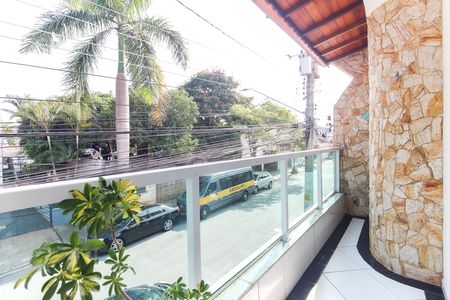Casa para alugar com 200m², 3 quartos e 2 vagasVaranda Quarto 2 - Suíte