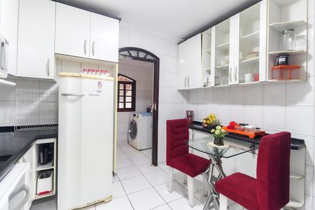 Casa para alugar com 200m², 3 quartos e 2 vagasCozinha