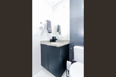 Banheiro de kitnet/studio para alugar com 1 quarto, 38m² em Jardim Flor da Montanha, Guarulhos