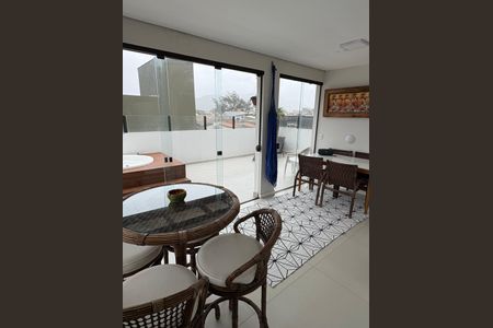 Apartamento para alugar com 2 quartos, 120m² em Armação, Florianópolis