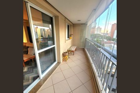 Apartamento à venda com 118m², 3 quartos e 3 vagasVaranda