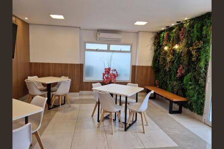 Apartamento à venda com 60m², 2 quartos e 2 vagasÁrea comum - Salão de festas