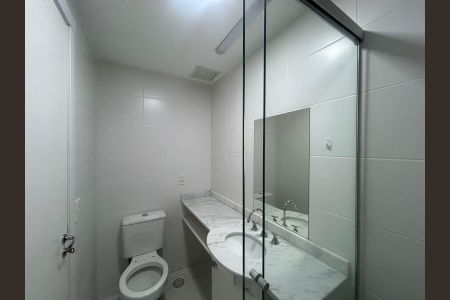 Apartamento para alugar com 6m², 2 quartos e 1 vaga Apartamento para alugar com 6m², 2 quartos e 1 vagaBanheiro