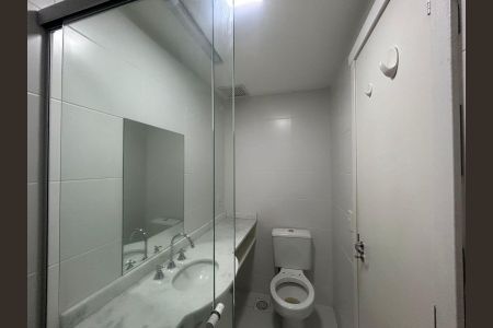 Apartamento para alugar com 6m², 2 quartos e 1 vaga Apartamento para alugar com 6m², 2 quartos e 1 vagaBanheiro da Suíte