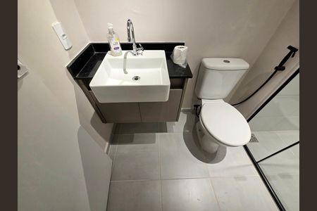 Studio para alugar com 26m², 1 quarto e sem vaga Studio para alugar com 26m², 1 quarto e sem vagaBanheiro