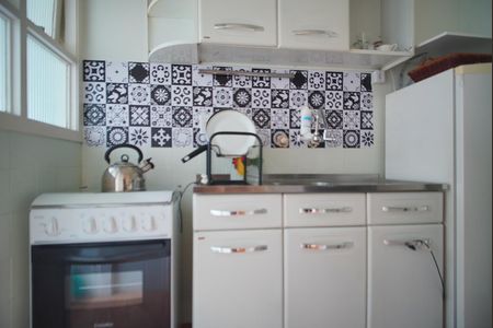 Cozinha de apartamento para alugar com 1 quarto, 55m² em Três Figueiras, Porto Alegre