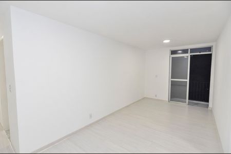 Apartamento à venda com 58m², 2 quartos e 1 vaga Apartamento à venda com 58m², 2 quartos e 1 vagaSala