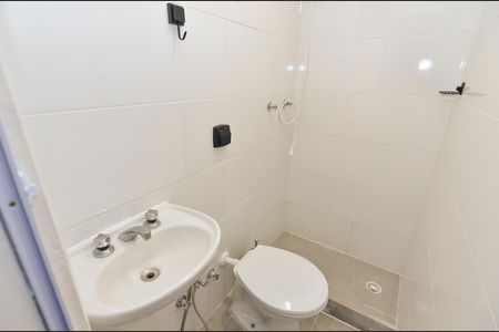 Apartamento à venda com 58m², 2 quartos e 1 vaga Apartamento à venda com 58m², 2 quartos e 1 vagaBanheiro Social