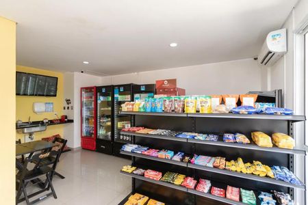 Studio à venda com 37m², 1 quarto e 1 vaga Studio à venda com 37m², 1 quarto e 1 vagaÁrea comum - Minimercado