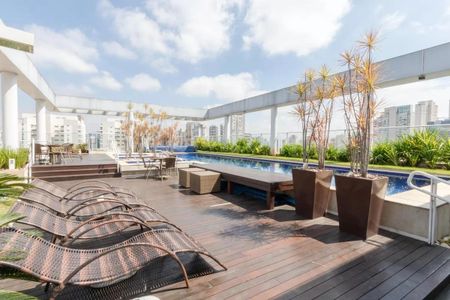 Studio à venda com 37m², 1 quarto e 1 vaga Studio à venda com 37m², 1 quarto e 1 vagaÁrea comum - Piscina