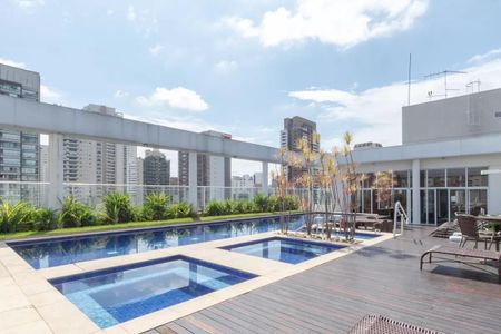 Studio à venda com 37m², 1 quarto e 1 vaga Studio à venda com 37m², 1 quarto e 1 vagaÁrea comum - Piscina