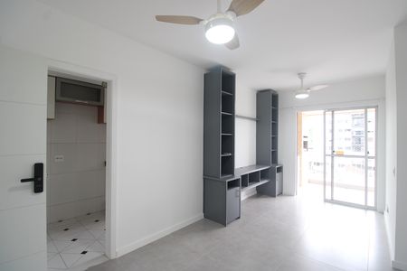 Sala de apartamento para alugar com 2 quartos, 59m² em Taquara, Rio de Janeiro